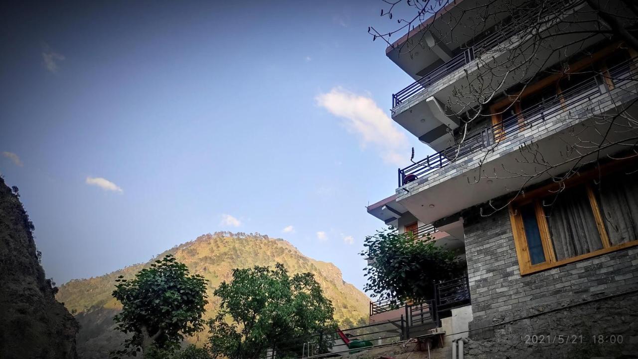 Tirthan Grand Riverside Banjar Exterior photo