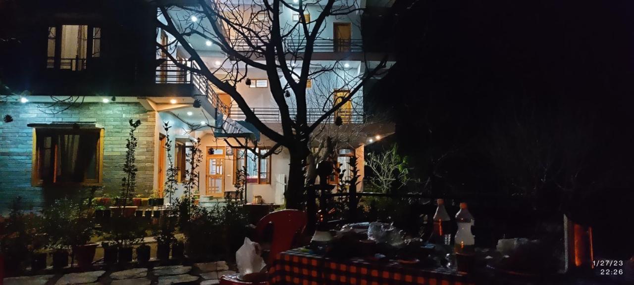 Tirthan Grand Riverside Banjar Exterior photo