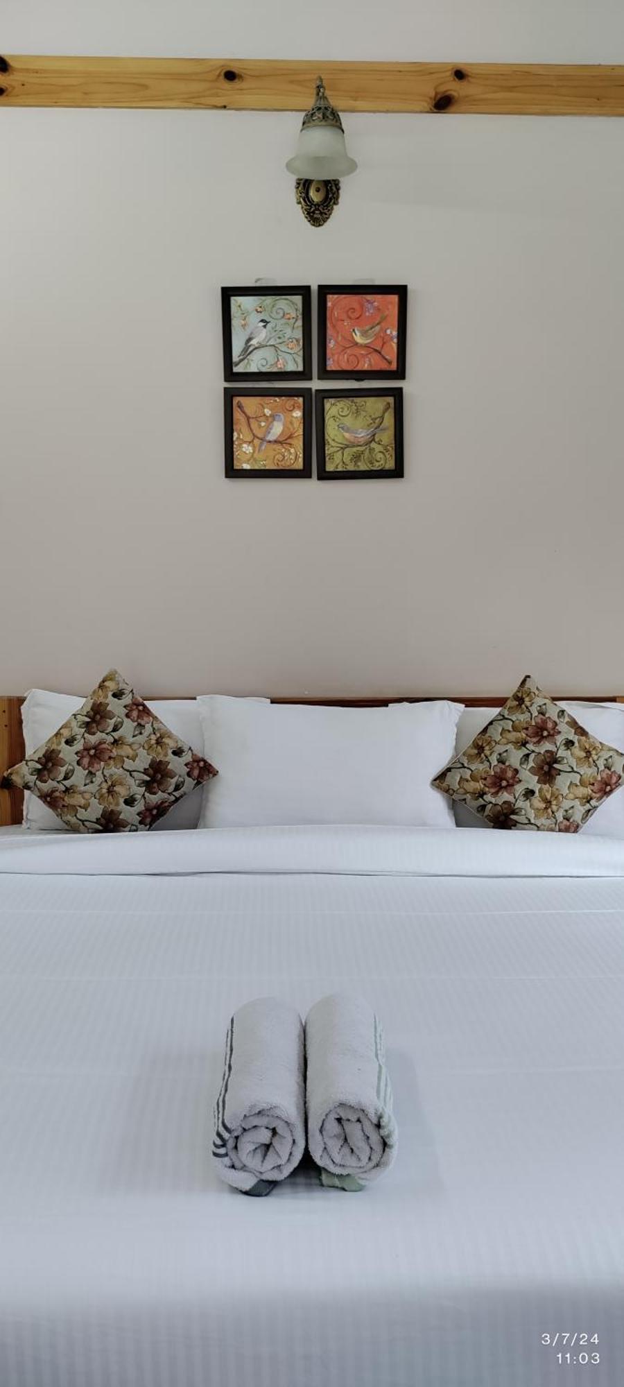 Tirthan Grand Riverside Banjar Exterior photo